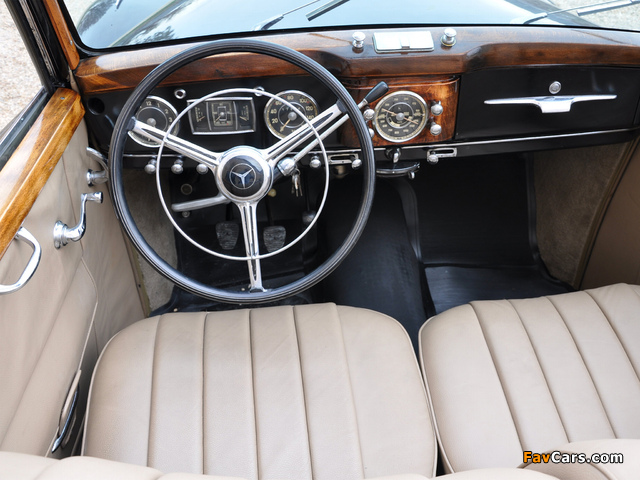 Pictures of Mercedes-Benz 220 Cabriolet B (W187) 1951–55 (640 x 480)