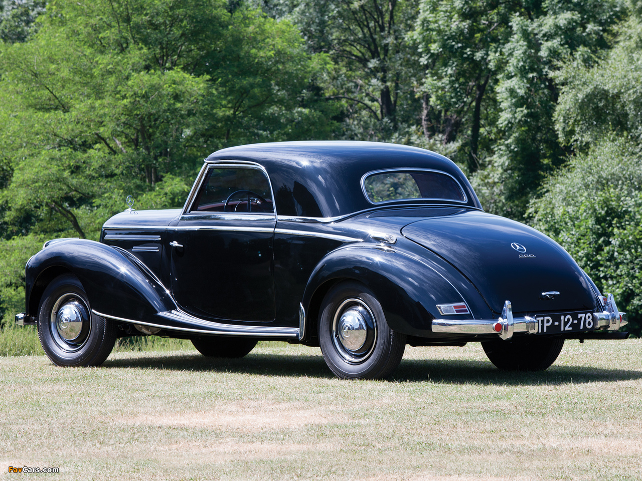 Pictures of Mercedes-Benz 220 Coupe (W187) 1954–55 (1280 x 960)