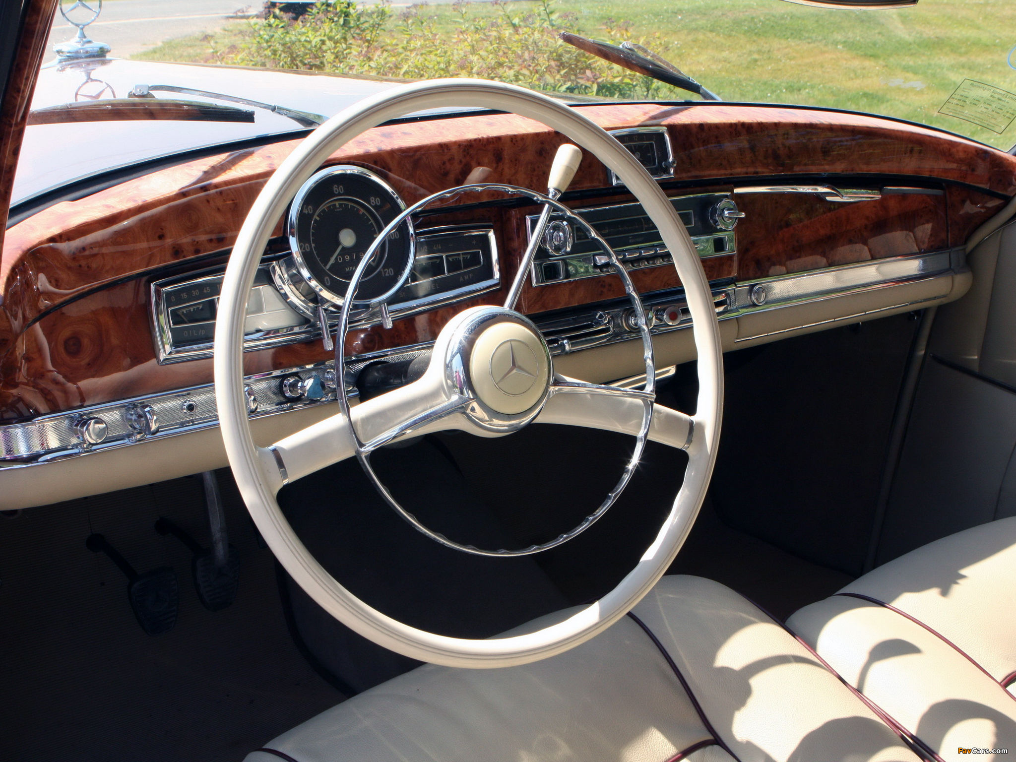 Images of Mercedes-Benz 300S Cabriolet A (W188) 1952–55 (2048 x 1536)