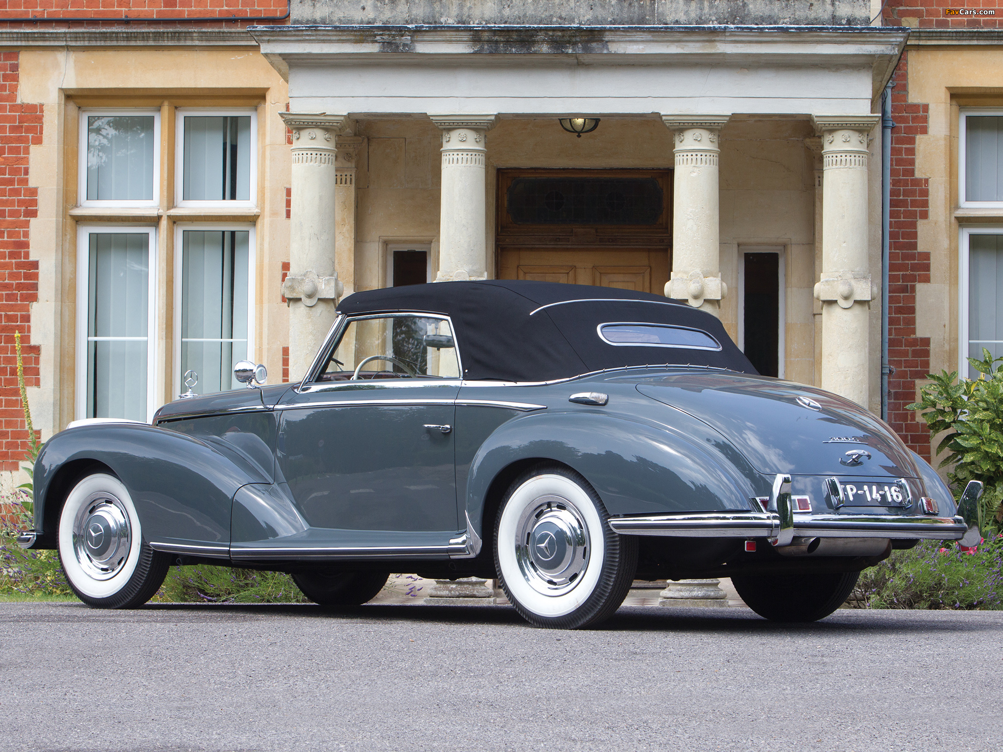 Images of Mercedes-Benz 300S Roadster (W188) 1952–55 (2048 x 1536)