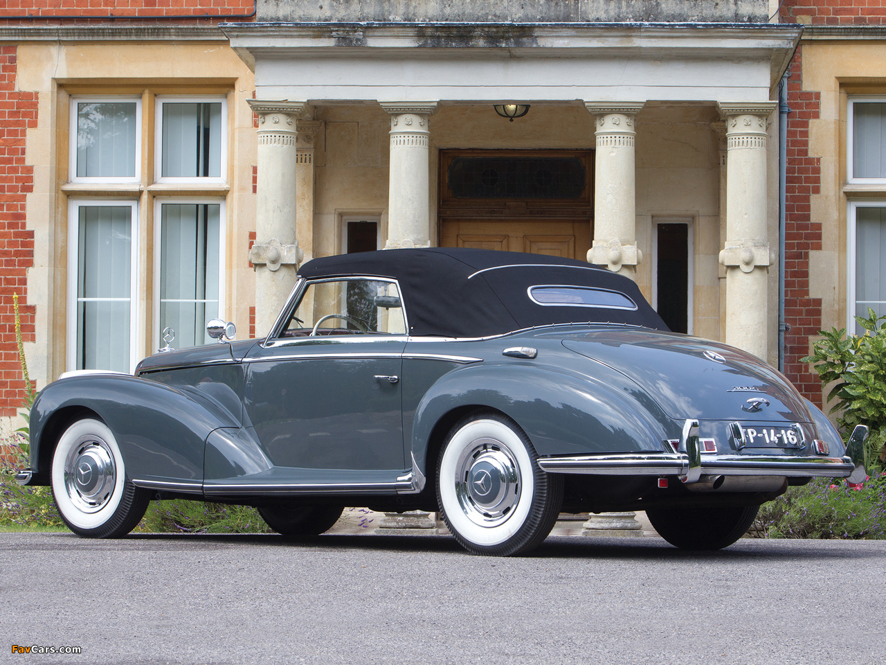 Images of Mercedes-Benz 300S Roadster (W188) 1952–55 (1280 x 960)