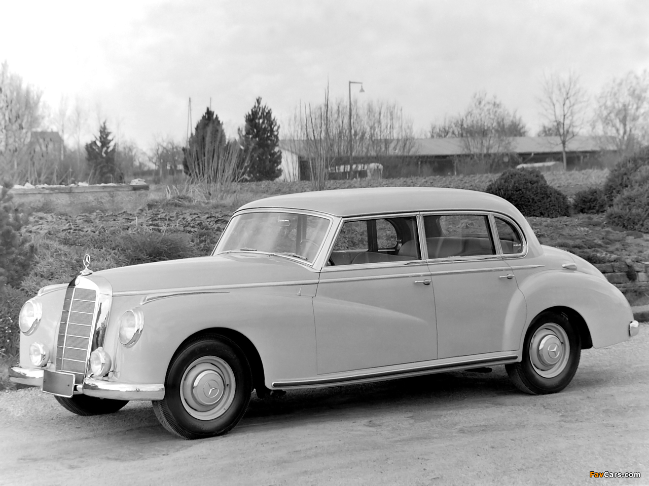 Mercedes-Benz 300 Limousine (W186) 1951–57 pictures (1280 x 960)