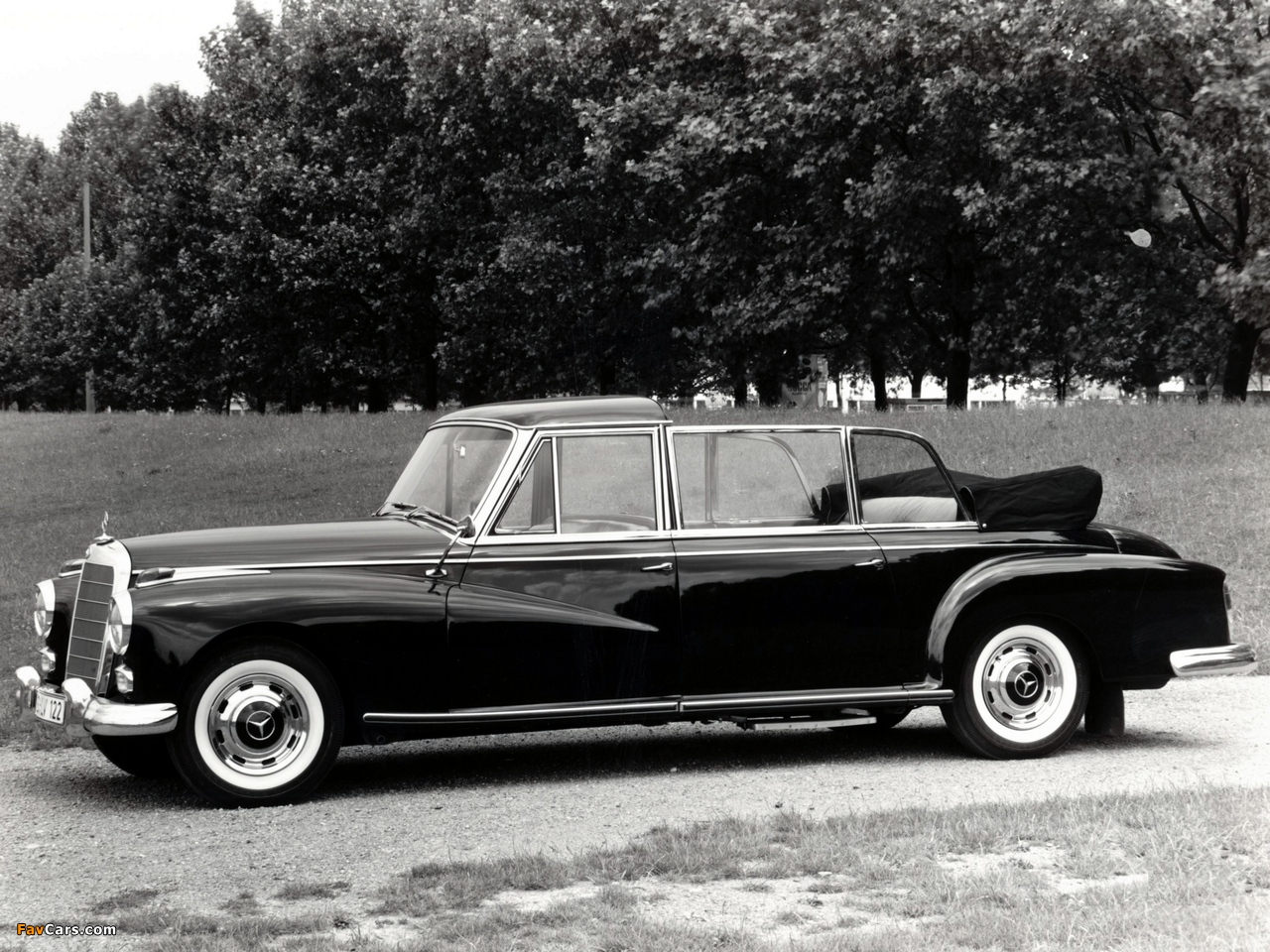 Photos of Mercedes-Benz 300d Pullman Landaulet (W189) 1960 (1280 x 960)