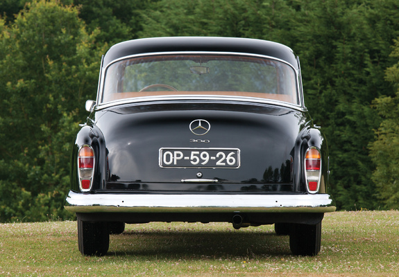 Pictures of Mercedes-Benz 300d (W189) 1957–62