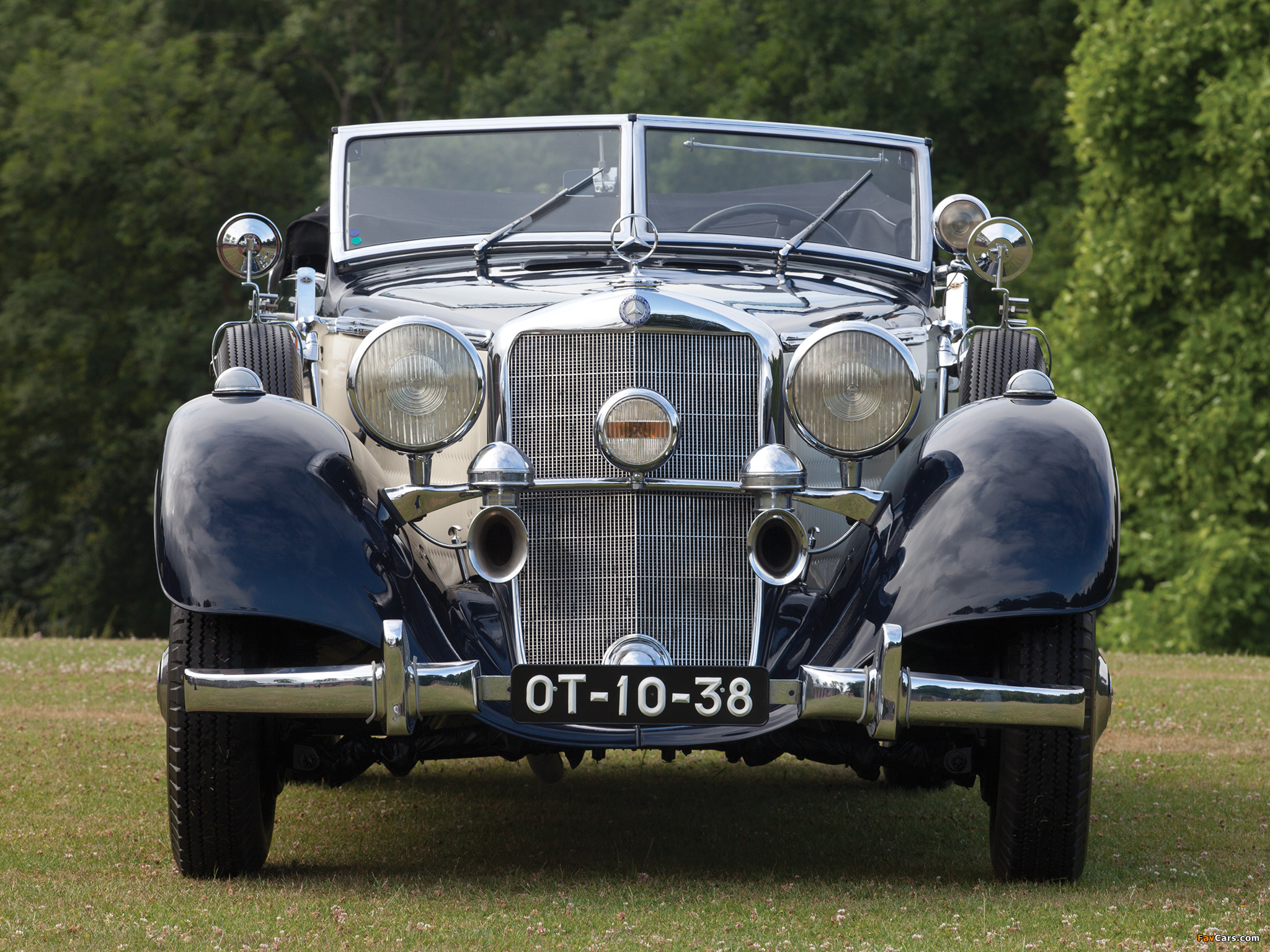 Images of Mercedes-Benz 320 Cabriolet D (W142) 1937–42 (2048 x 1536)