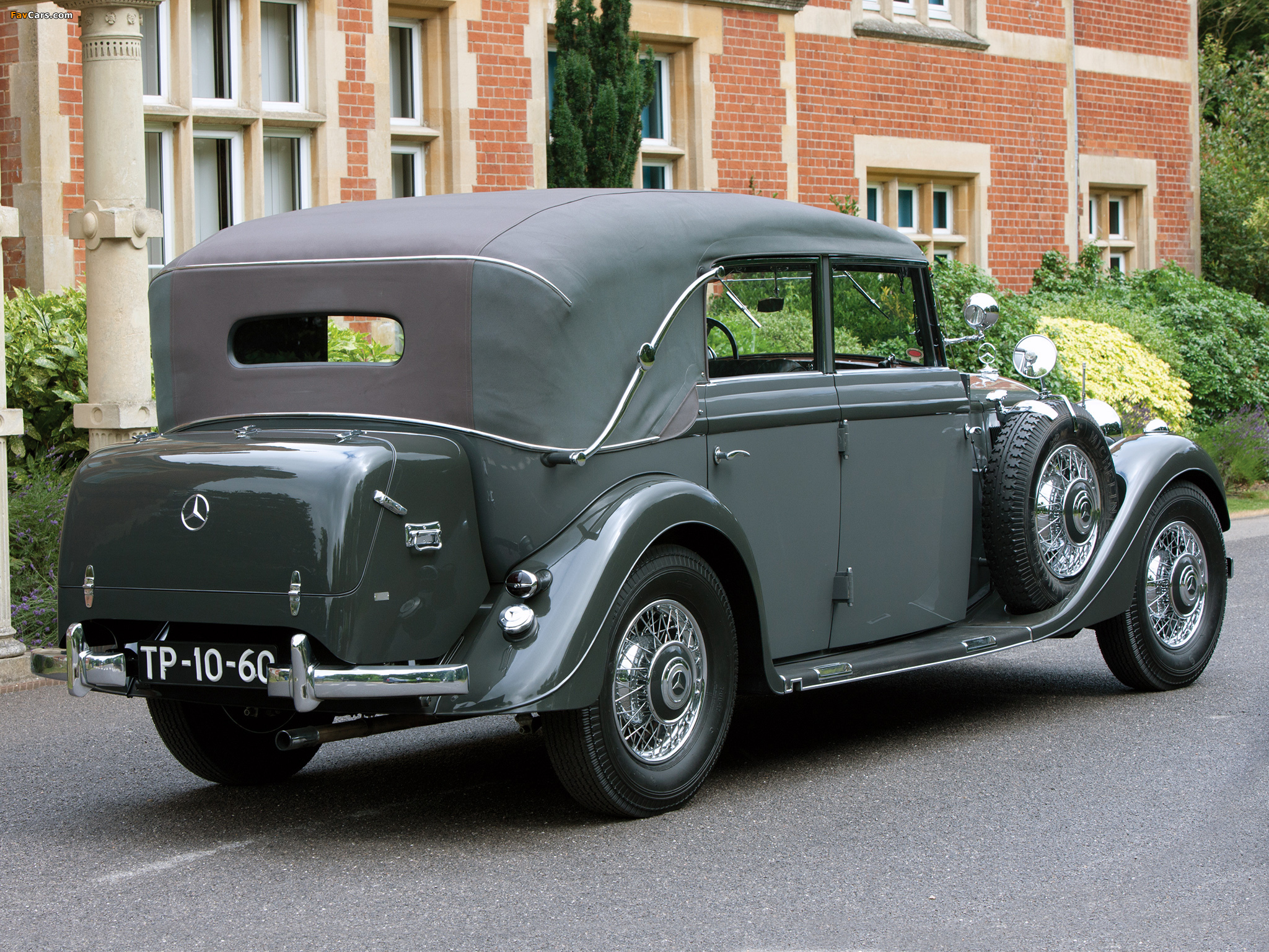 Images of Mercedes-Benz 320 Tourer (W142) 1937–42 (2048 x 1536)