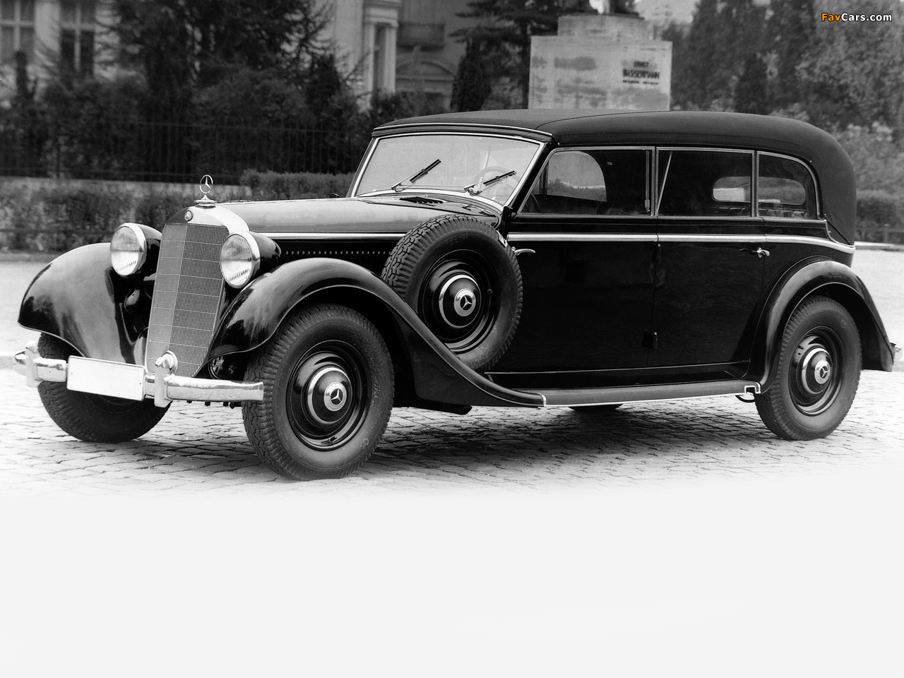 Mercedes-Benz 320 Pullman Cabriolet F 1937–42 images (1280 x 960)