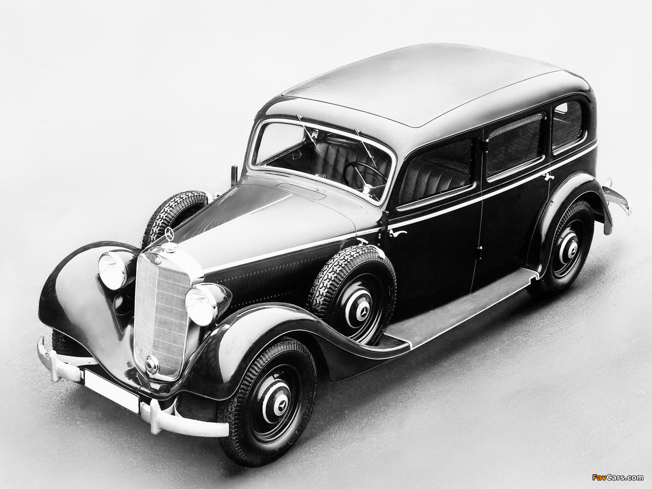Mercedes-Benz 320 Pullman Limousine 1937–42 wallpapers (1280 x 960)