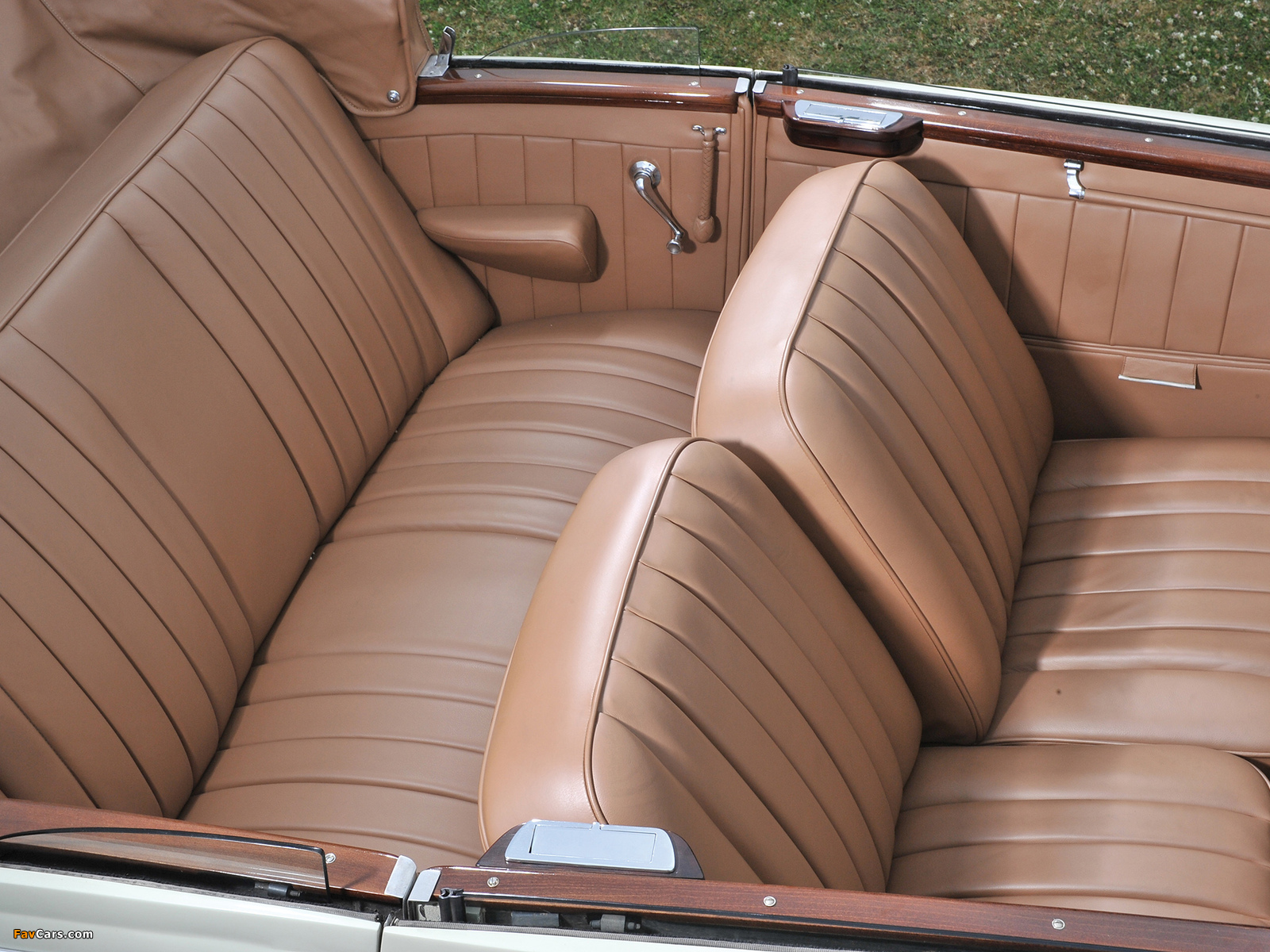 Mercedes-Benz 320 Cabriolet B (W142) 1937–42 photos (1600 x 1200)