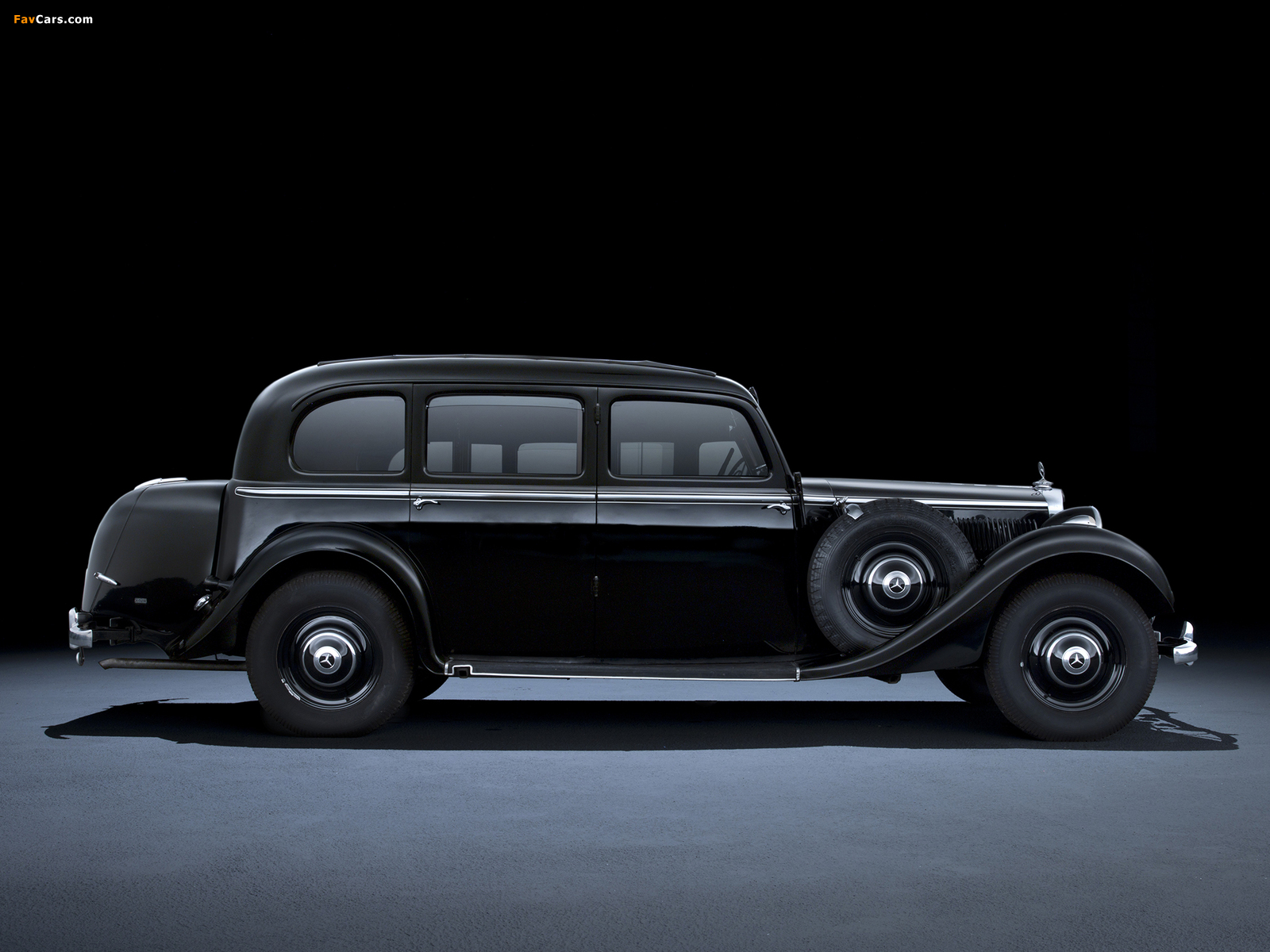 Mercedes-Benz 320 Pullman Limousine 1937–42 photos (1600 x 1200)