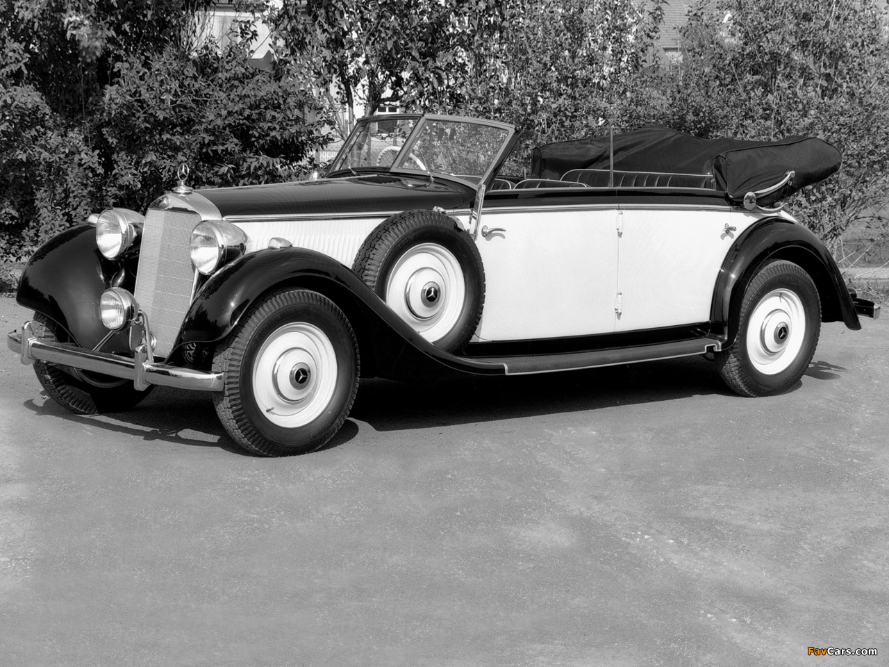 Mercedes-Benz 320 Cabriolet D (W142) 1937–42 pictures (1280 x 960)