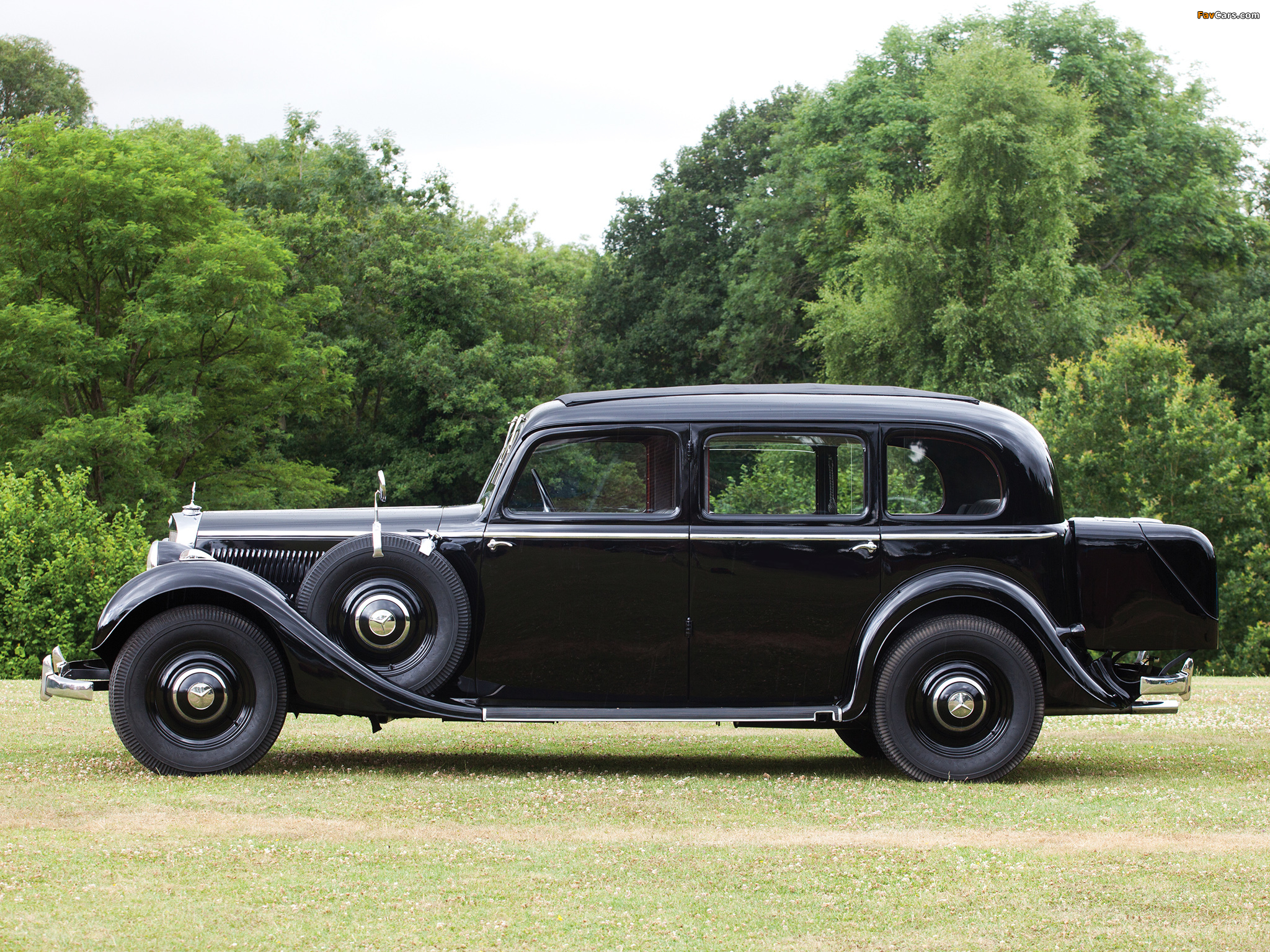 Mercedes-Benz 320 Pullman Limousine 1937–42 pictures (2048 x 1536)