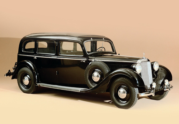 Photos of Mercedes-Benz 320 Pullman Limousine 1937–42