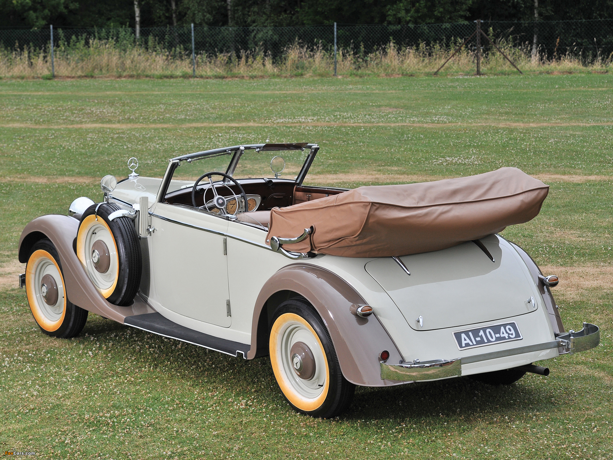 Pictures of Mercedes-Benz 320 Cabriolet B (W142) 1937–42 (2048 x 1536)