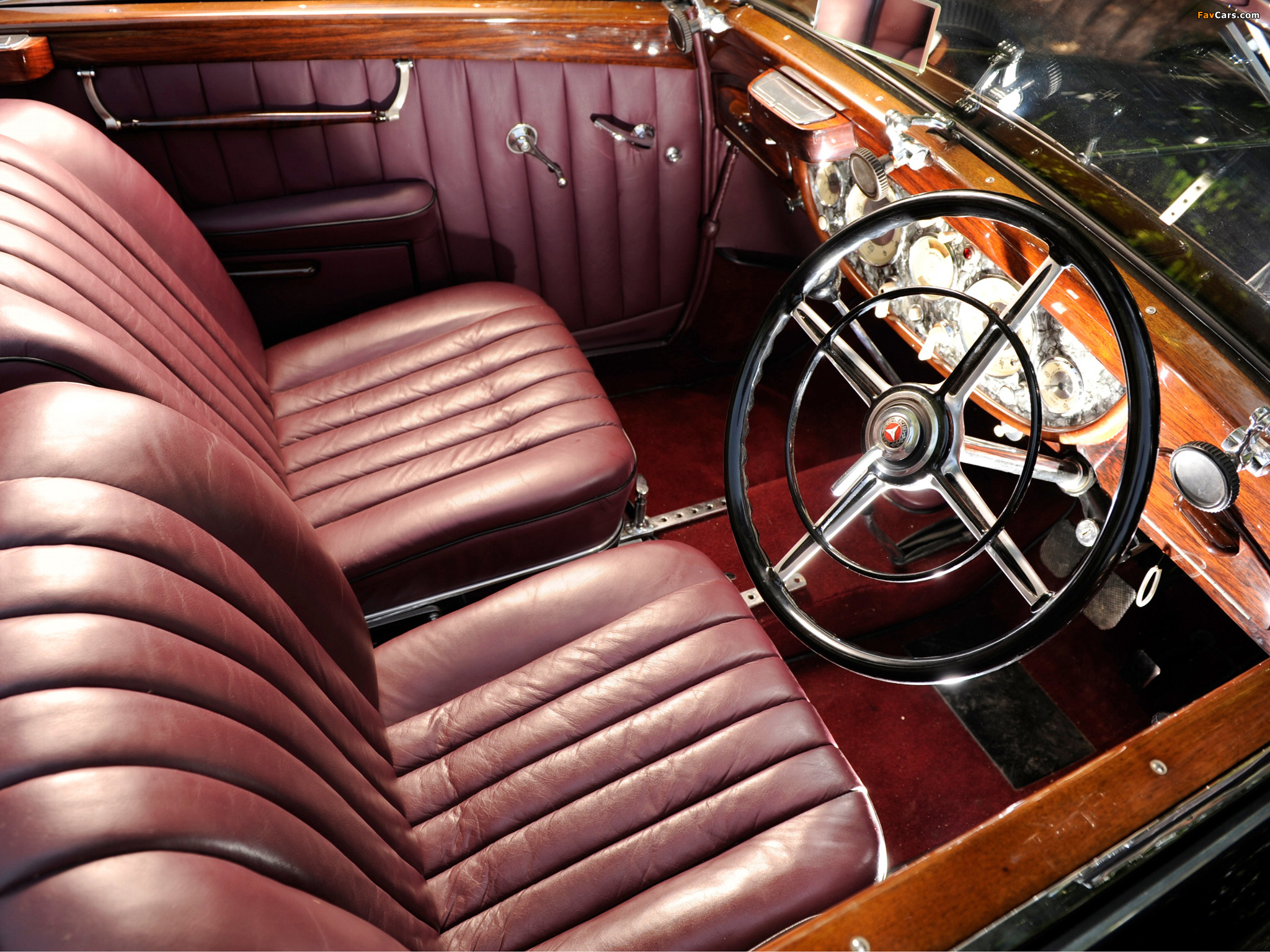 Images of Mercedes-Benz 540K Cabriolet C 1937–38 (2048 x 1536)