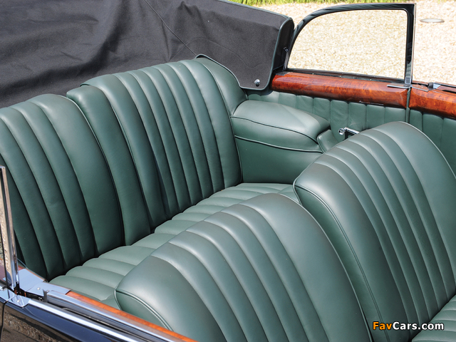 Mercedes-Benz 540K Cabriolet B 1937–38 wallpapers (640 x 480)