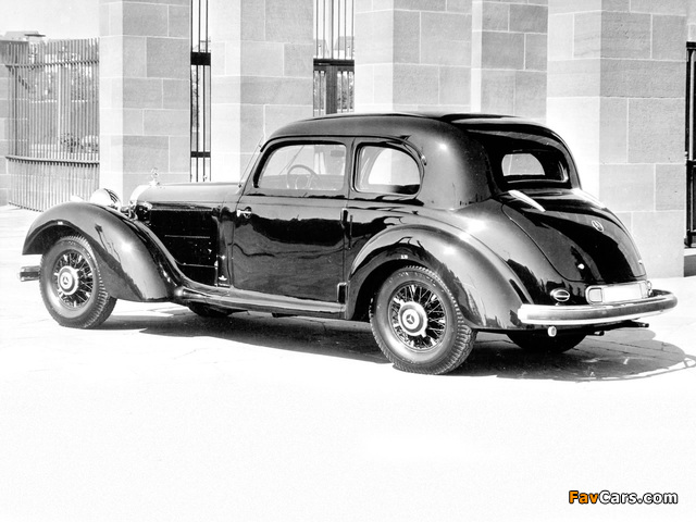 Mercedes-Benz 540K Armored (W24 AP) 1942–43 photos (640 x 480)