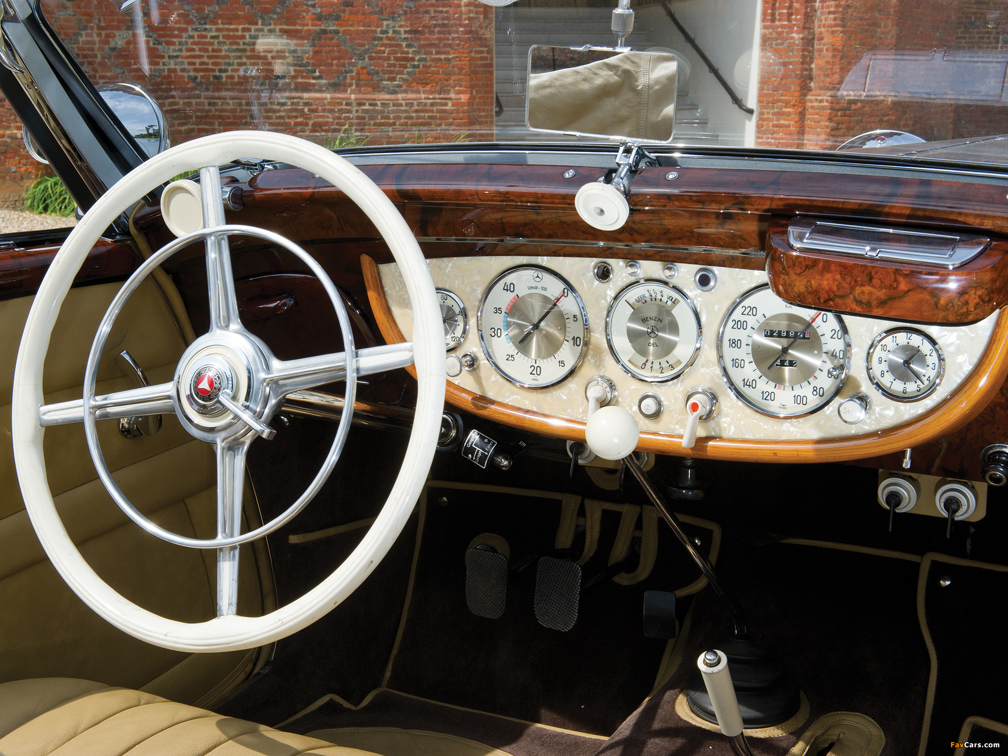 Photos of Mercedes-Benz 540K Cabriolet A 1937–38 (2048 x 1536)