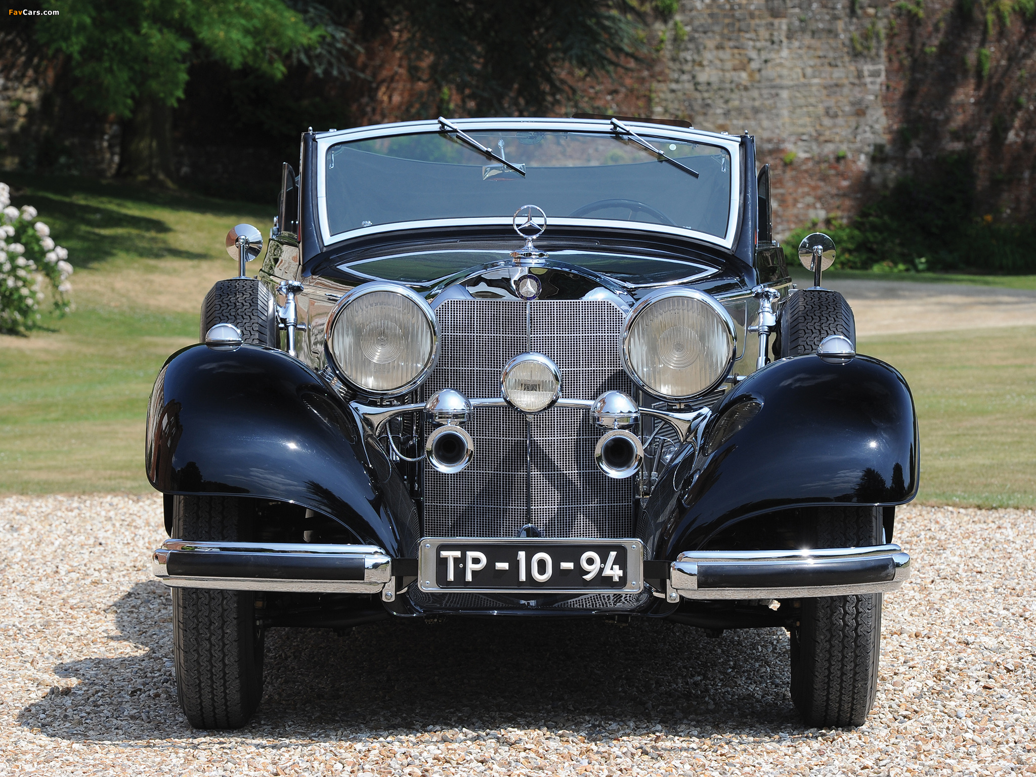 Photos of Mercedes-Benz 540K Cabriolet B 1937–38 (2048 x 1536)