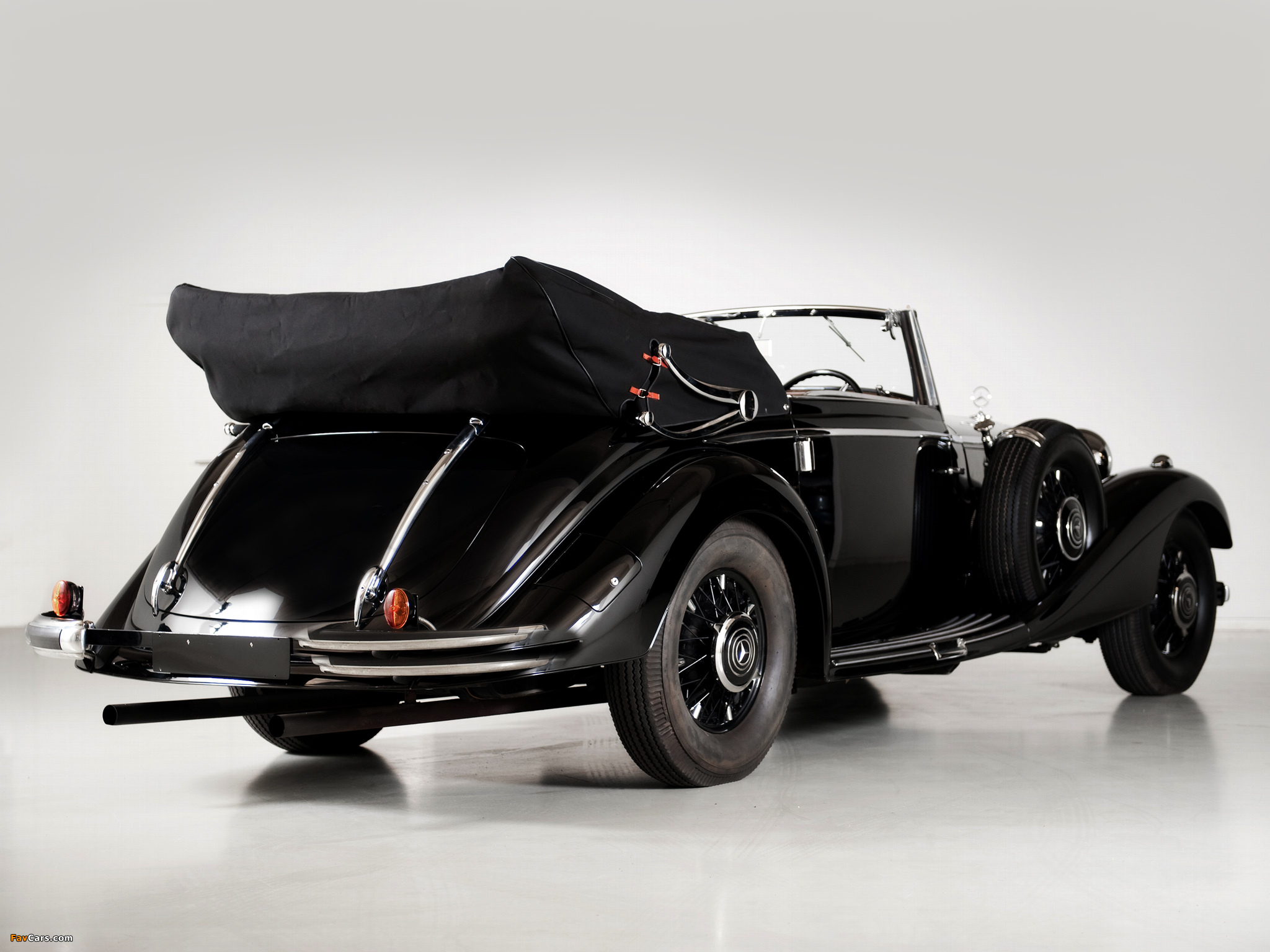 Photos of Mercedes-Benz 540K Cabriolet C 1937–38 (2048 x 1536)