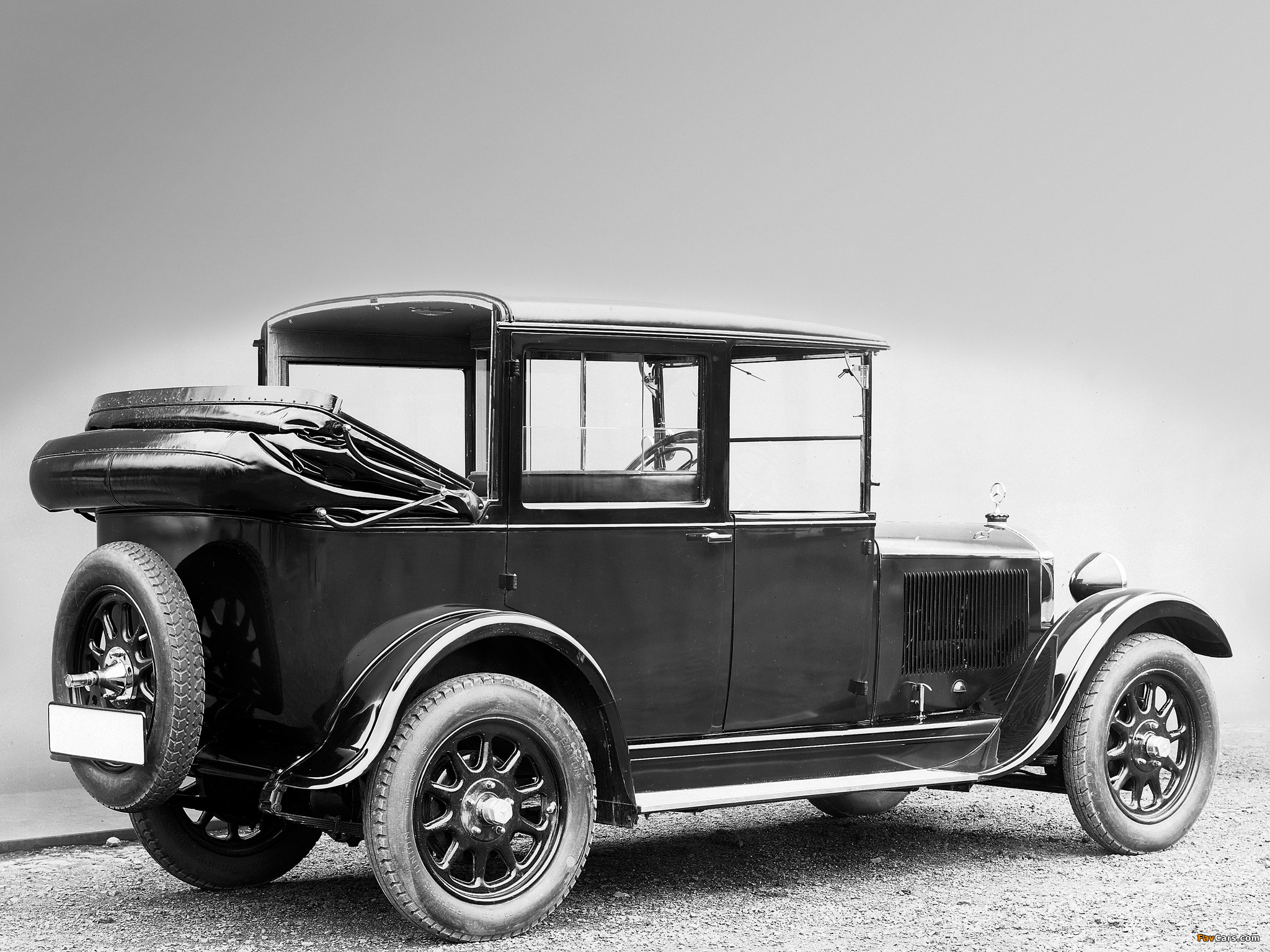 Mercedes-Benz 8/38 HP Landaulet Taxi (W02) 1926–28 pictures (2048 x 1536)
