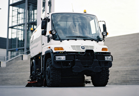 Images of Mercedes-Benz Unimog U400 Road Service 2000–13