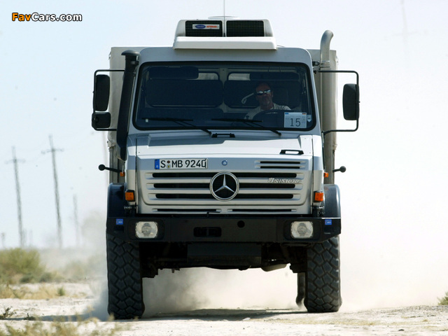 Images of Mercedes-Benz Unimog U5000 2000–13 (640 x 480)