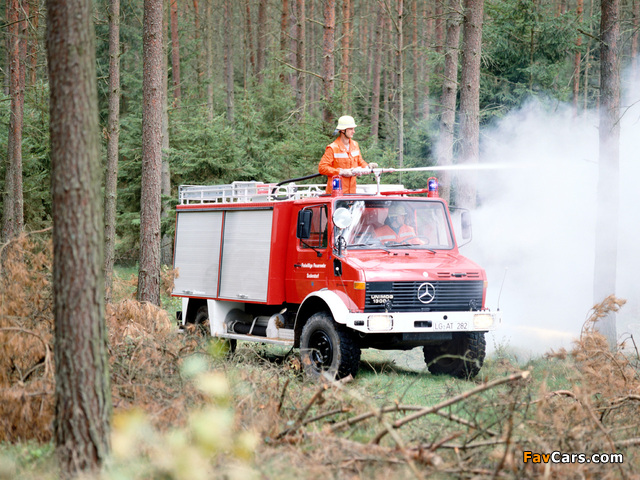 Mercedes-Benz Unimog U1300L Feuerwehr (436) 1980–2000 pictures (640 x 480)