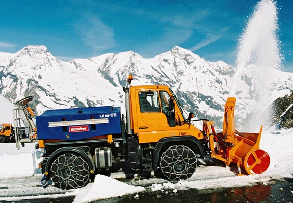 Mercedes-Benz Unimog U300 Road Service 2000–13 images