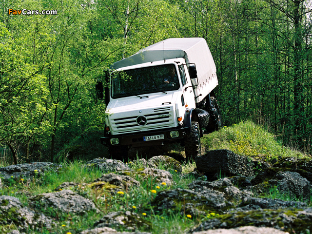 Mercedes-Benz Unimog U5000 2000–13 images (640 x 480)