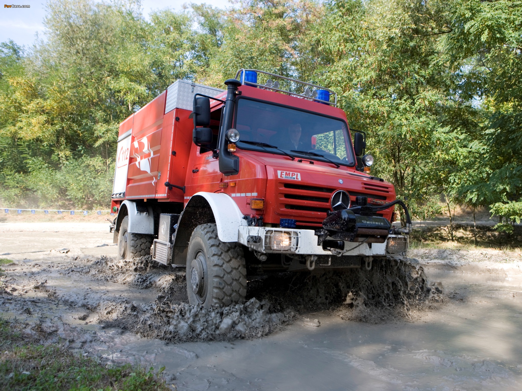 Mercedes-Benz Unimog U5000 Feuerwehr 2000–13 images (2048 x 1536)
