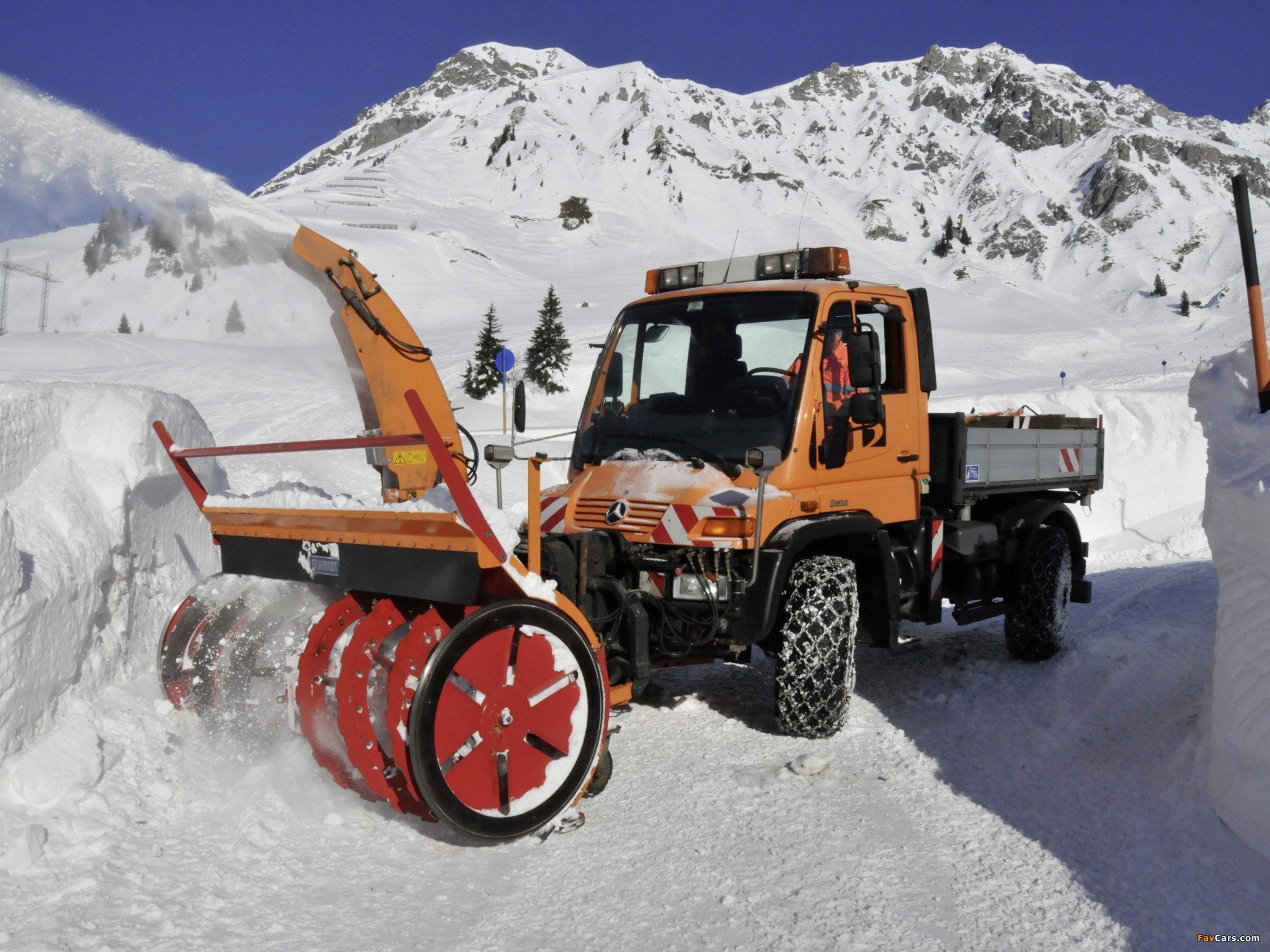 Mercedes-Benz Unimog U500 Road Service 2000–13 pictures (2048 x 1536)