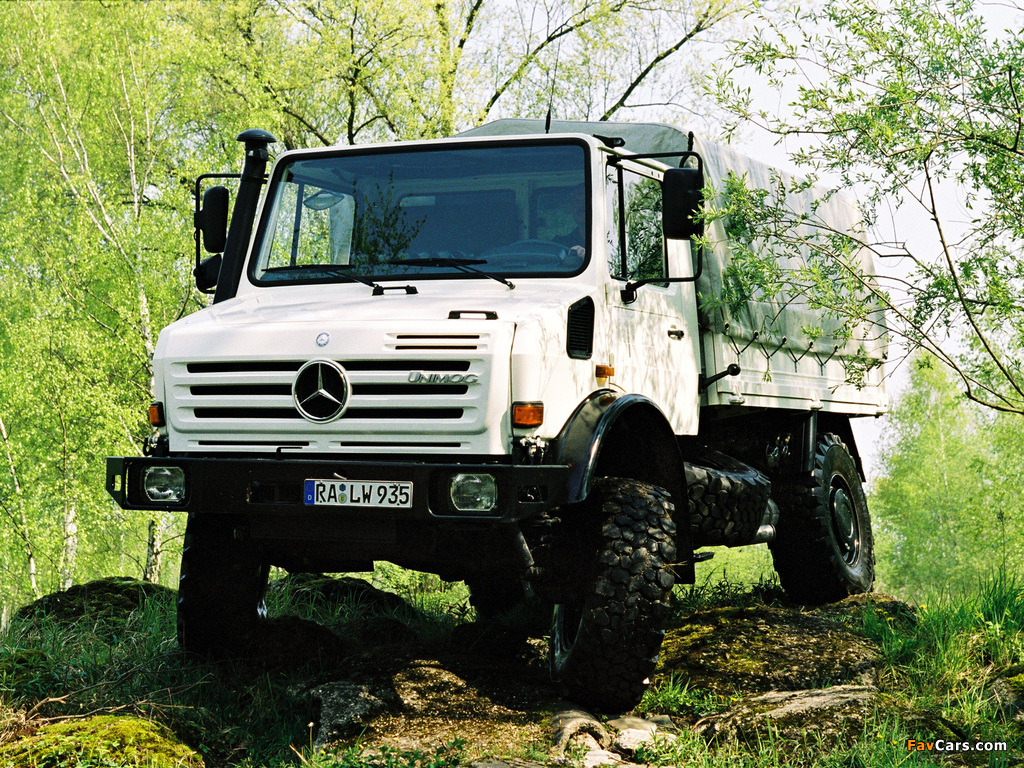 Mercedes-Benz Unimog U5000 2000–13 wallpapers (1024 x 768)