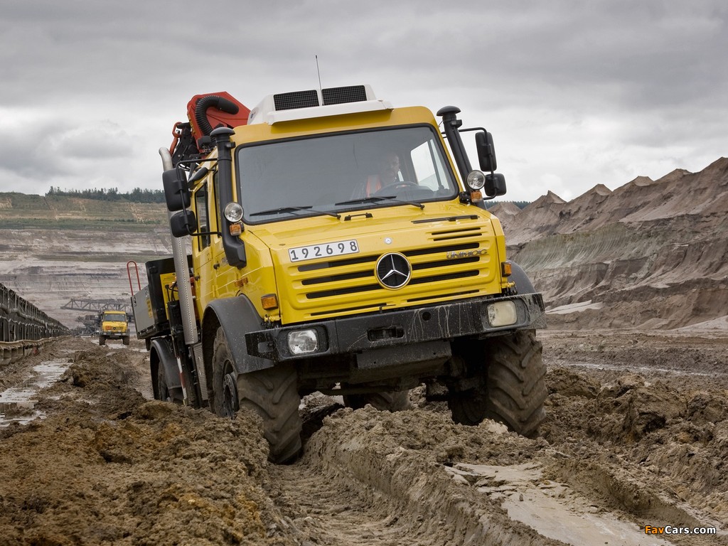 Mercedes-Benz Unimog U5000 L Double Cab 2000–13 wallpapers (1024 x 768)