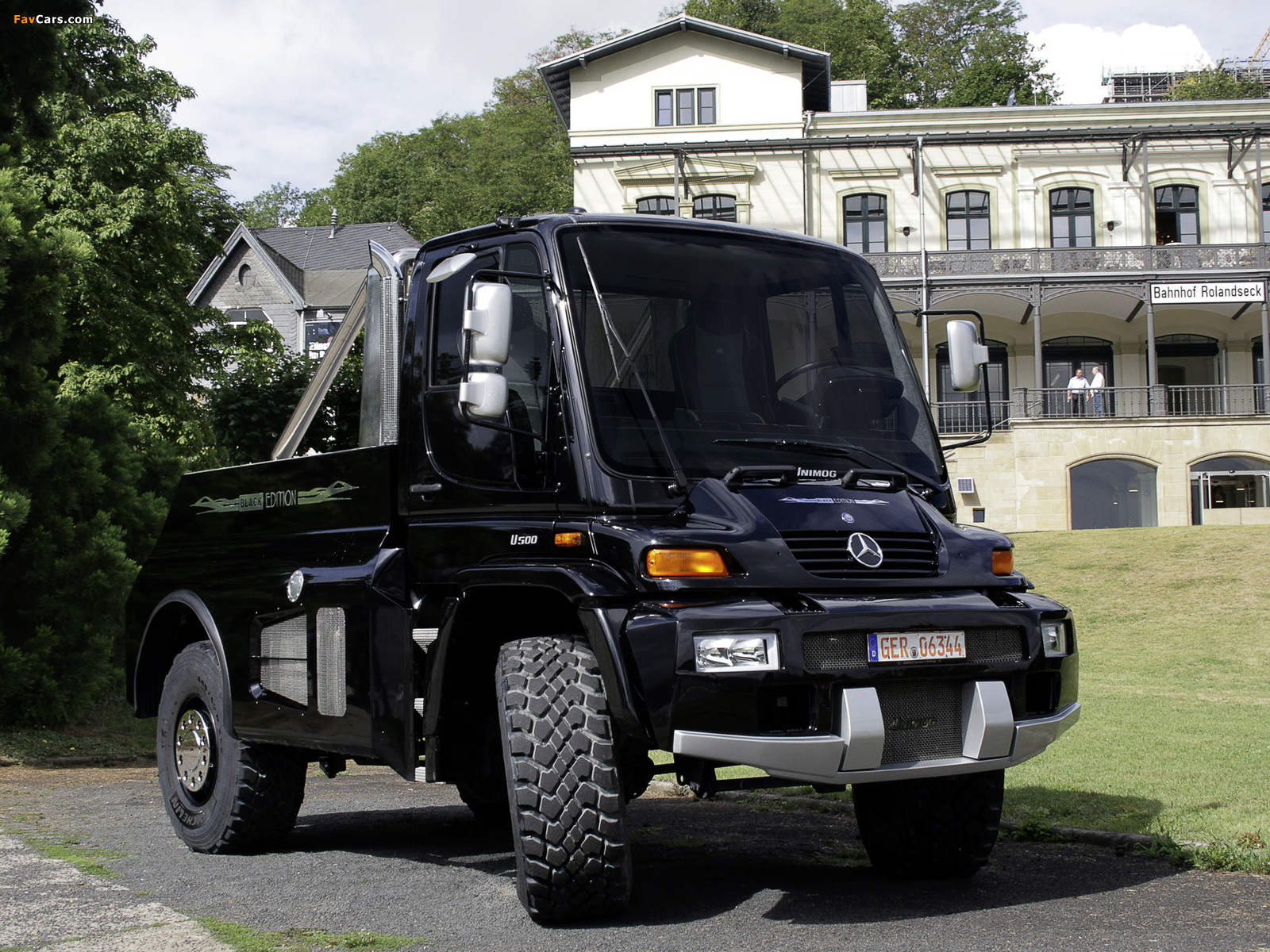 Brabus Mercedes-Benz Unimog U500 Black Edition 2006–13 photos (1600 x 1200)