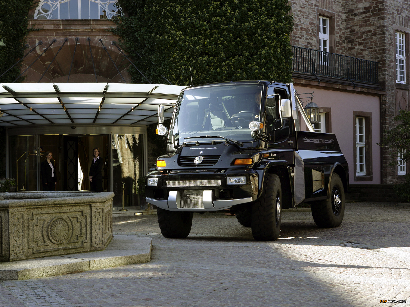 Brabus Mercedes-Benz Unimog U500 Black Edition 2006–13 photos (1600 x 1200)