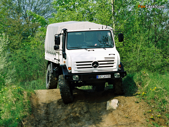 Pictures of Mercedes-Benz Unimog U5000 2000–13 (640 x 480)