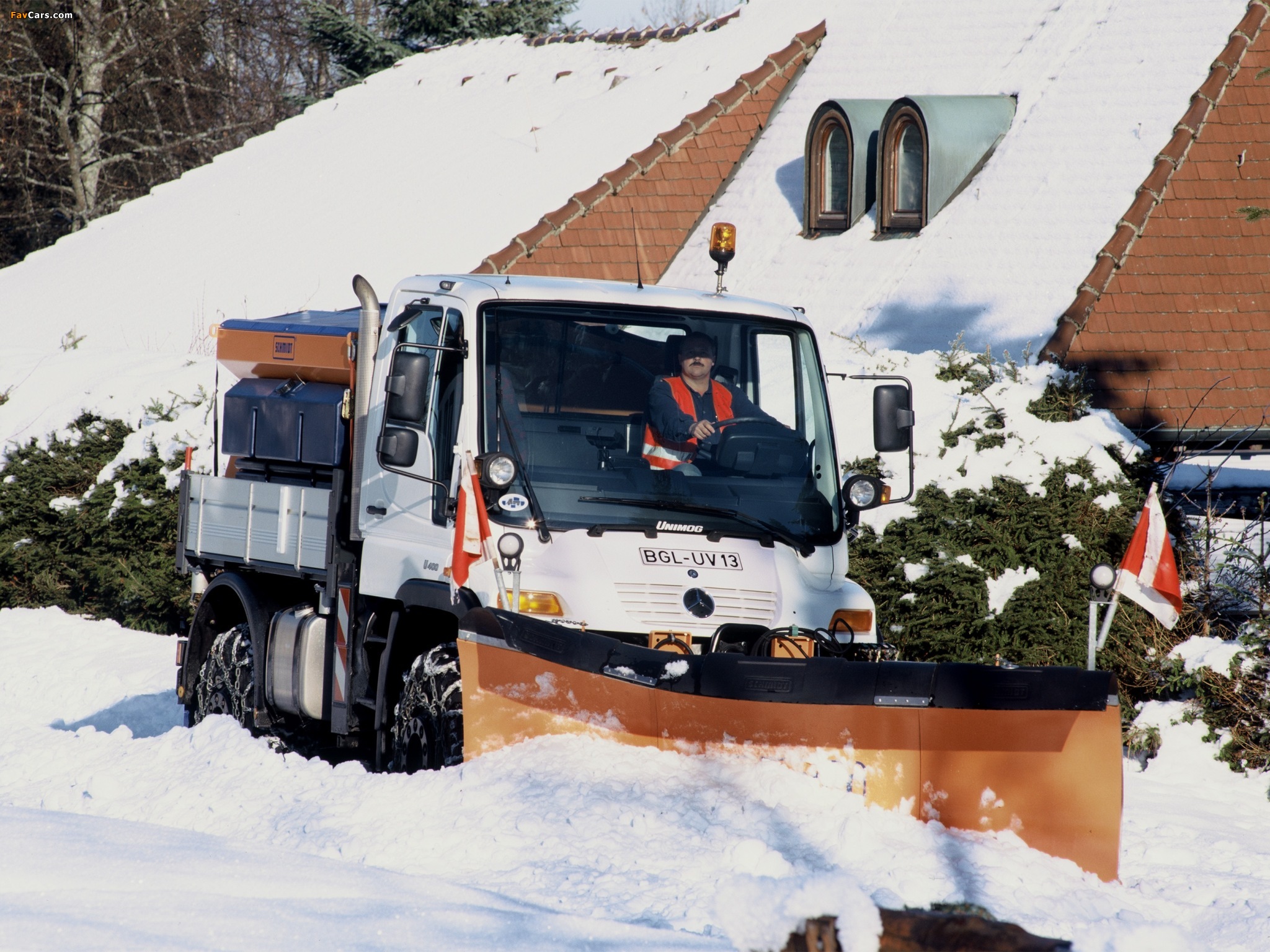 Pictures of Mercedes-Benz Unimog U400 Road Service 2000–13 (2048 x 1536)