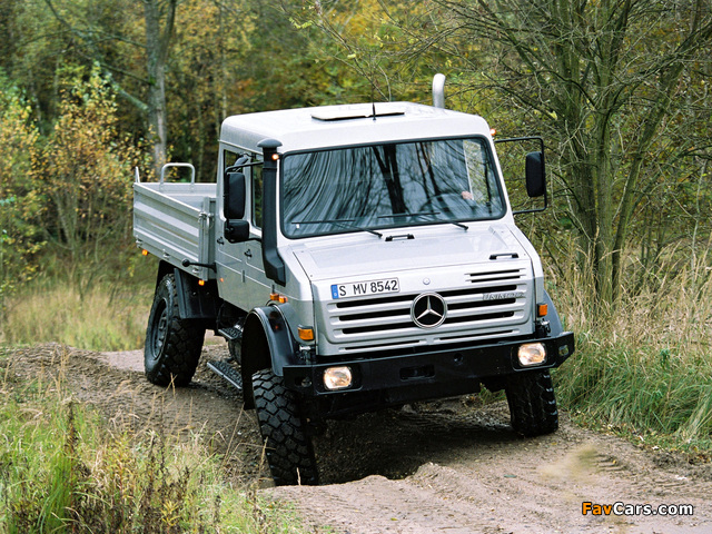 Pictures of Mercedes-Benz Unimog U4000 Double Cab 2000–13 (640 x 480)