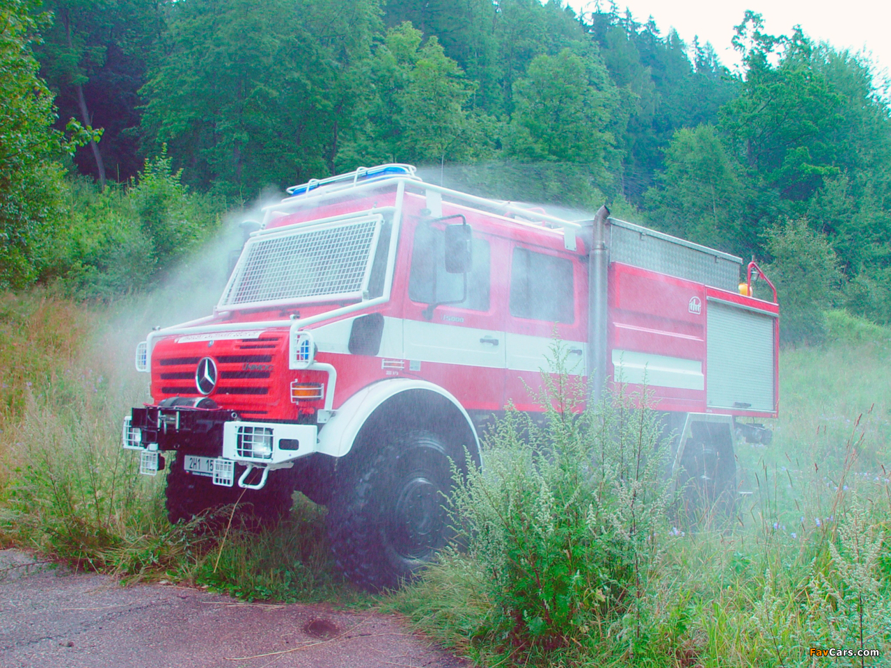 Pictures of Mercedes-Benz Unimog U5000 Feuerwehr 2000–13 (1280 x 960)