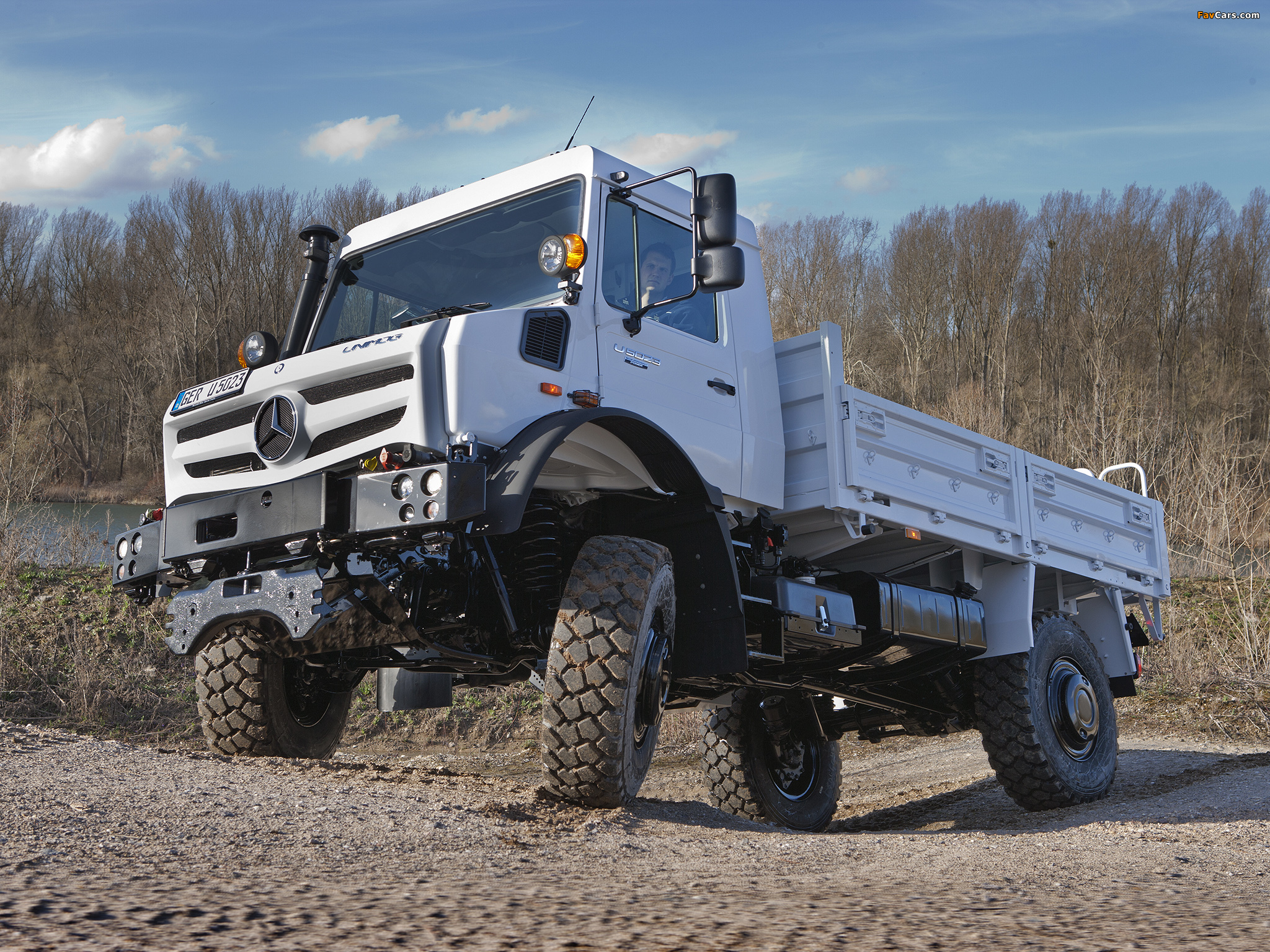 Pictures of Mercedes-Benz Unimog U5023 2013 (2048 x 1536)