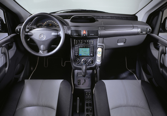Photos of Mercedes-Benz Vaneo (W414) 2002–06