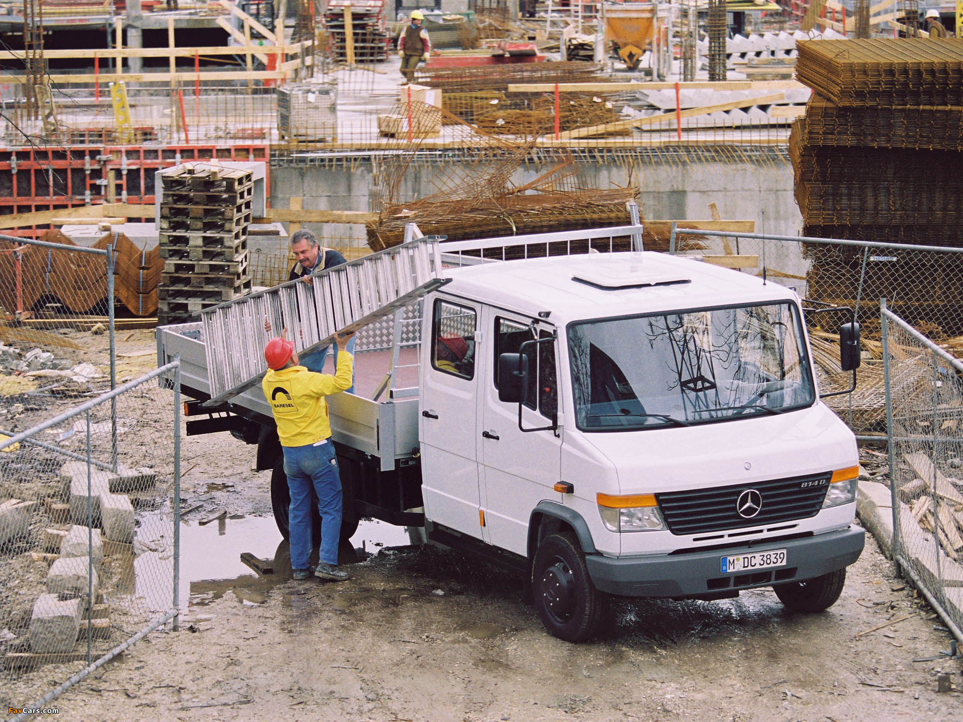 Pictures of Mercedes-Benz Vario Double Cab Truck (W670) 1996 (1920 x 1440)