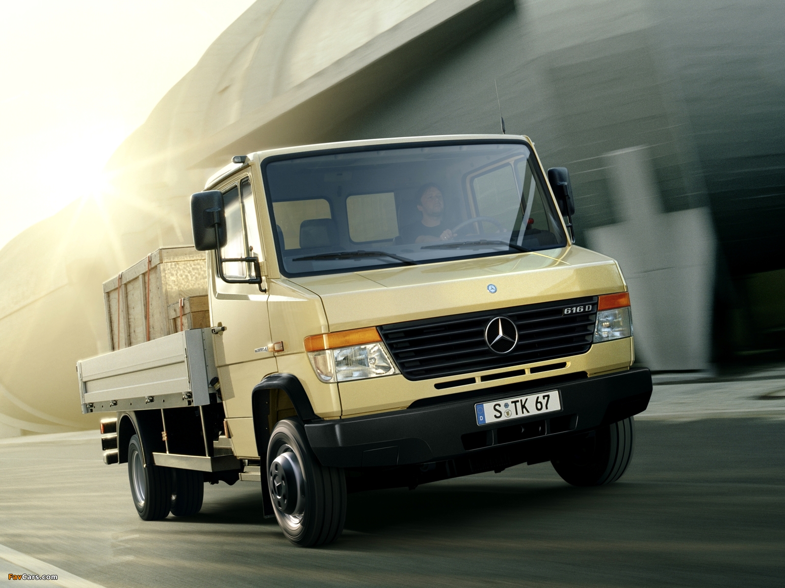 Pictures of Mercedes-Benz Vario 616D Pritschenwagen (668) 1998 (1600 x 1200)