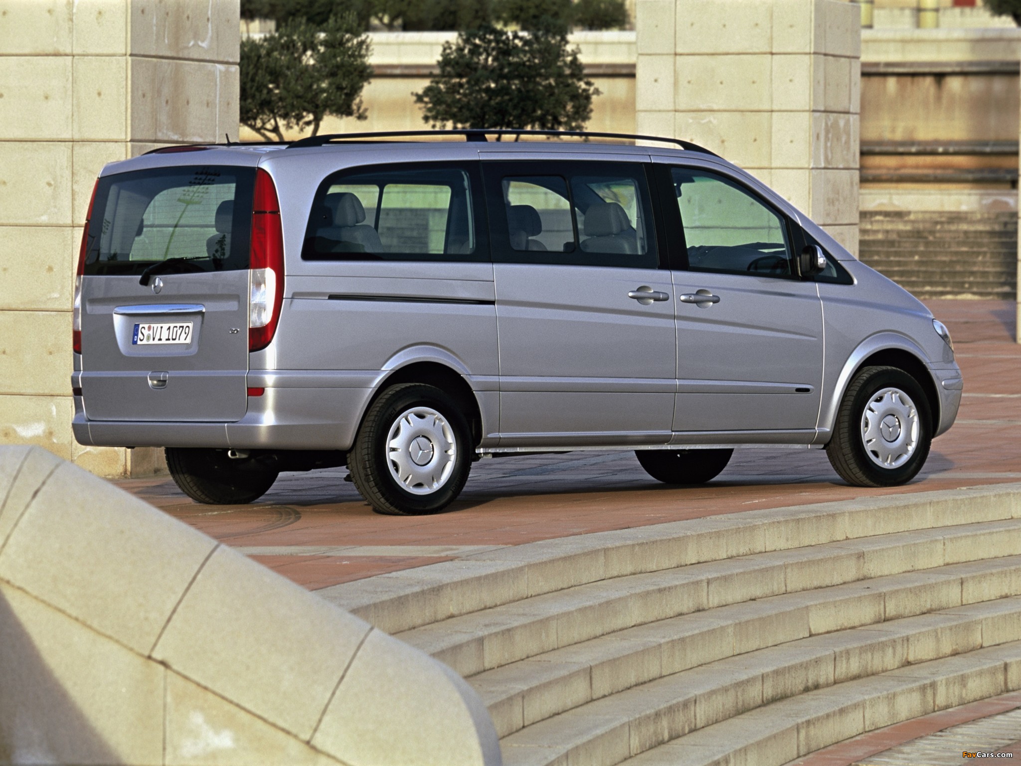 Images of Mercedes-Benz Viano V6 CDI 3.0 (W639) 2003–10 (2048 x 1536)