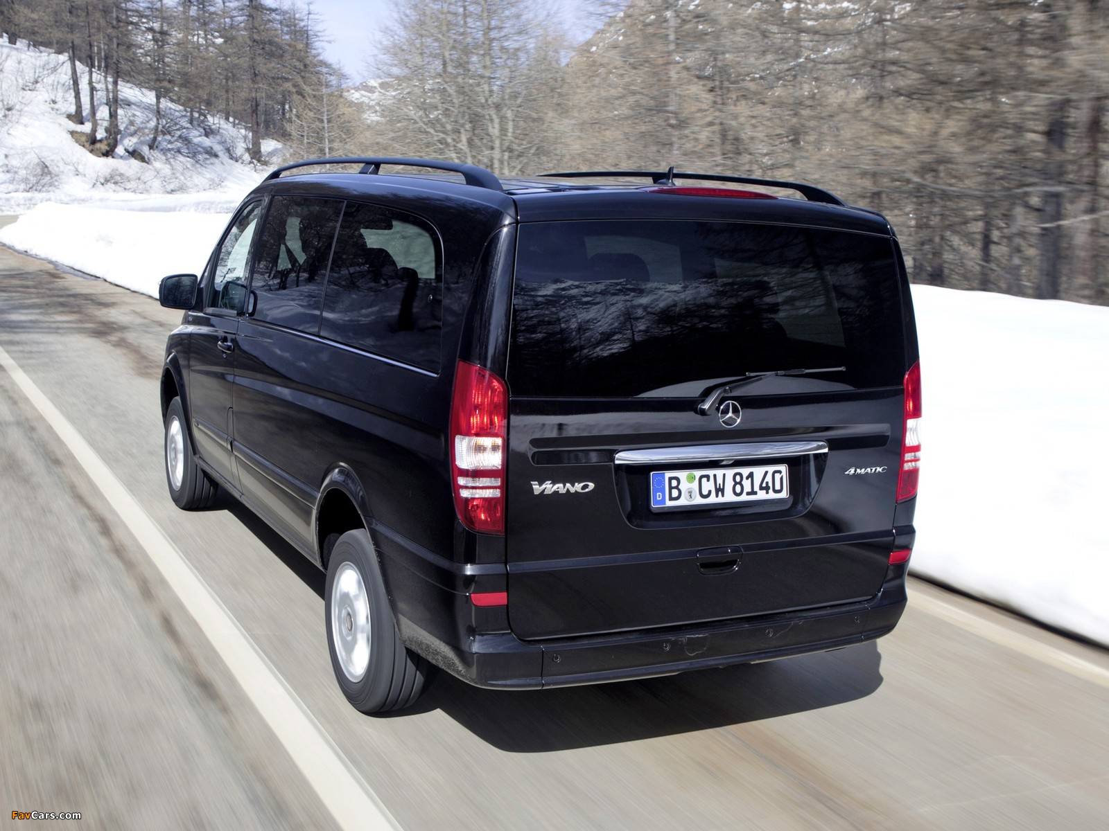 Images of Mercedes-Benz Viano 4MATIC (W639) 2010 (1600 x 1200)