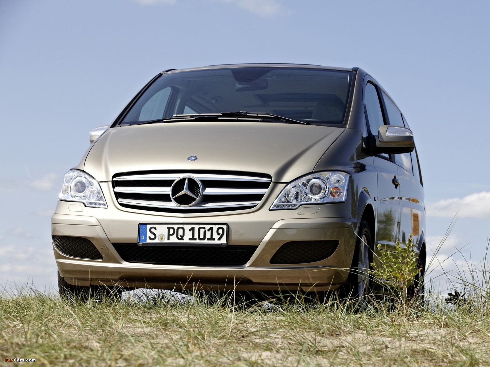 Images of Mercedes-Benz Viano (W639) 2010 (1600 x 1200)