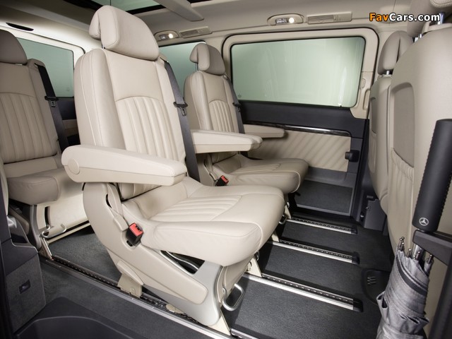 Pictures of Mercedes-Benz Viano (W639) 2010 (640 x 480)