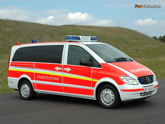Images of Mercedes-Benz Vito 115 CDI Feuerwehr (W639) 2003–10 (640 x 480)