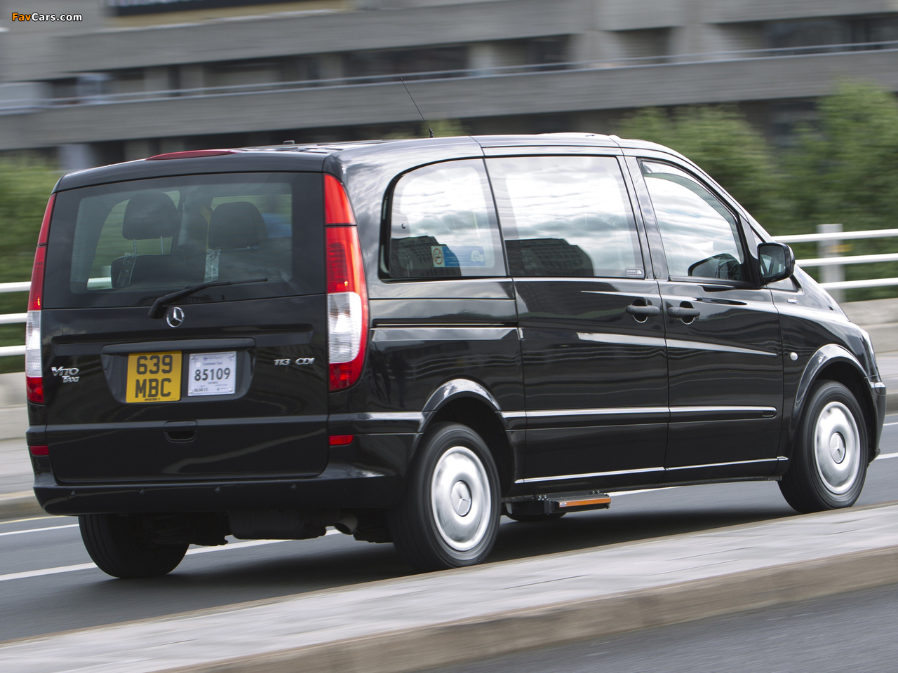 Images of Mercedes-Benz Vito Taxi UK-spec (W639) 2010 (1280 x 960)